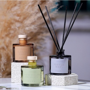 Diffuseur de parfum en roseau artisanal écologique de luxe 100 ml 4 saisons pour salle de bain/toilettes pour Pâques Ramadan Vacances - Product Image 1