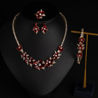 Nouveautés en gros : Parure de bijoux de luxe vintage européenne et américaine en zircon, motif floral, pour femme (collier, bracelet, bague, boucles d'oreilles)