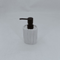 Ensemble de salle de bain en résine Distributeur de lotion Porte-savon Gobelet Ensemble d'accessoires de salle de bain en marbre blanc Accessoires de salle de bain en résine