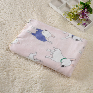 Couverture pour chien en flanelle douce pour printemps et automne, pour chiens de petite, moyenne et grande taille, tapis de lit pour animaux de compagnie en polaire corail toute saison - Product Image 5