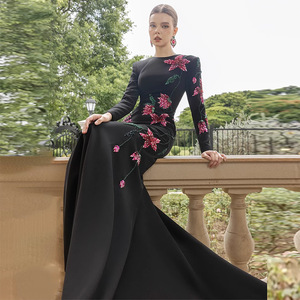Abito da Sera Elegante su Misura, <span class=keywords><strong>Vestito</strong></span> Lungo <span class=keywords><strong>Nero</strong></span> con Ricami Floreali e Perline, <span class=keywords><strong>Maniche</strong></span> <span class=keywords><strong>Lunghe</strong></span>, Stile Sirena con Strascico - Product Image 3