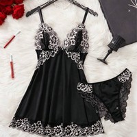 Ensemble de lingerie 2 pièces pour femme, babydoll noir et blanc contrastant en dentelle, avec nœud et bretelles spaghetti, mini nuisette en maille transparente