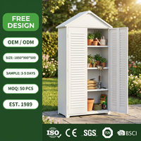 Abri de jardin en acier blanc à double porte avec panneaux à persiennes, armoire à outils de patio, étagère extérieure réglable, facilement assemblable, finition poudrée