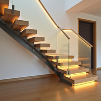 Accessoires de garde-corps de balcon en verre à canal en U avec éclairage LED, Système de garde-corps en verre sans cadre noir moderne personnalisé pour escalier et terrasse