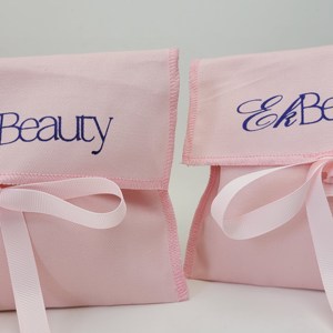 Pochette à rabat personnalisée écologique pour vêtements, sac enveloppe en coton recyclable avec option logo nœud rose - Product Image 4