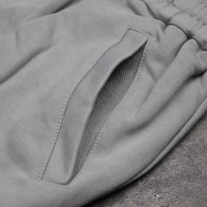 Shorts Bermuda Décontractés Homme Personnalisés à Taille Mi-Haute avec Cordon de Serrage et Poches, Couleur Unie, Tissu Oxford Respirant, Fourniture ODM - Product Image 5