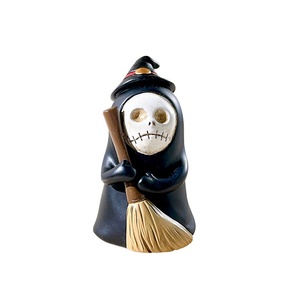 Adorno de escritorio de mago negro ecológico hecho a mano, resina de <span class=keywords><strong>terror</strong></span> sin rostro para decoración de fantasmas de Halloween - Product Image 1
