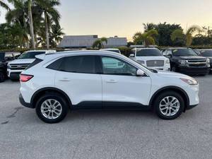 รถยนต์มือสอง Ford Escape Hybrid FWD ปี 2020 รุ่น SE 4 ประตู SUV เกียร์อัตโนมัติ พวงมาลัยซ้าย ภายในหนังสีเข้ม พร้อมระบบ ACC  สวยงาม ขายดี - Product Image 4