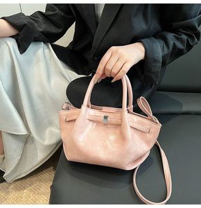 Wholesale New Fashion Luxury PU Shoulder Bags for Women Young Lady's Popular Design <b>Purses</b> - Product Image 5