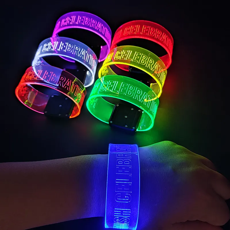 Gelang LED LED Diaktifkan Konser Suara Suplai Pesta Gelang Berkedip Gelang LED Dapat Disesuaikan