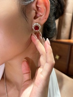 18K Gold Labor-Gezüchteter Rubin Diamant-Schmuckset Kissenförmiger Roter Edelstein Anhänger Ohrringe Halskette als Geschenk