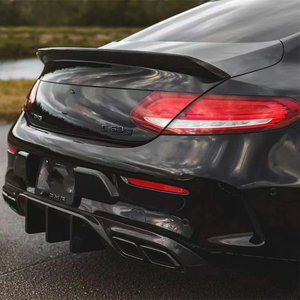 Diffuseur arrière en fibre de carbone style AMG pour Classe C W205 4 portes 2015-2021 - Product Image 6