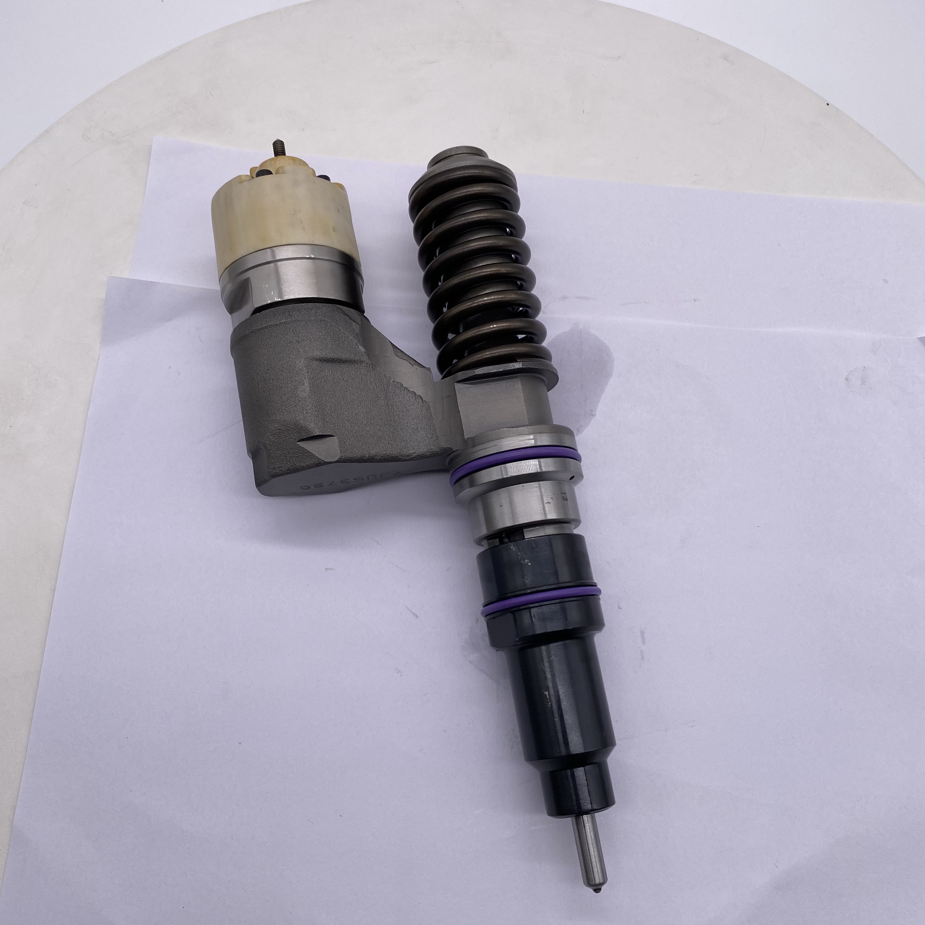 common rail injector 3169521 injector for Volvo truck D12C FH12 FM12 Diesel fuel injector nozzle 3169521 8113837 BEBE4B12005