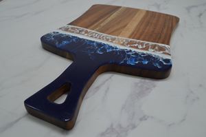 Tabla de cortar con forma de abanico Triangular de ola oceánica azul, mango de cocina de tamaño personalizado, ecológico, sostenible, para servir alimentos - Product Image 2