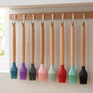 Pinceau à badigeonner en silicone 7 couleurs avec manche en bois, 260 ℃   Brosse de barbecue résistante à la chaleur pour grillades, pâtisserie et préparation culinaire - Product Image 5