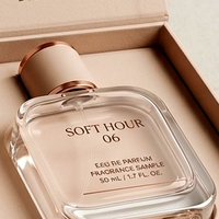 Boîte à parfum rigide rose magnétique de luxe sur mesure, style livre, pour une seule bouteille, présentation pour emballage de parfum personnalisé