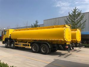 Citerne d'occasion de 30 000 litres à 4 compartiments, cabine HW 76, en acier <span class=keywords><strong>au</strong></span> carbone Q235, vente chaude, <span class=keywords><strong>prix</strong></span> usine Chine, pour transport d'huile/essence/diesel - Product Image 2