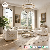 Ensemble de canapés en velours blanc de luxe léger avec panneaux latéraux en diamant doré et table basse gigogne en verre – Solution complète d'ameublement pour la maison