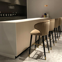 Tabouret de bar nordique 004 avec dossier en velours, chaises de comptoir hautes, repose-pieds en laiton doré, luxe ergonomique pour café, hôtel, bar