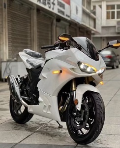 <span class=keywords><strong>Ducati</strong></span> Dragon con Inyección Electrónica de Combustible, ABS Delantero/Trasero, Pantalla LCD a Color, Panel de Instrumentos, Faros LED en Todas las Ruedas, 180 km/h Máx. - Product Image 1