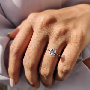 Bague en diamant de laboratoire sophistiquée, fabrication impeccable, conçue pour les fiançailles et les engagements à vie, bijoux élégants - Product Image 3