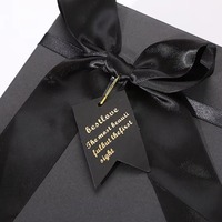 Boîtes cadeaux noires imprimées sur mesure avec couvercle en carton de papier de 2mm d'épaisseur pour fleurs chocolats artisanat UV avantage gaufrage manipulation