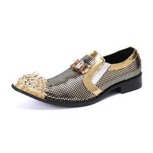 Chaussure habillée pour <span class=keywords><strong>homme</strong></span> Xinzirain, tête de dragon dorée personnalisée, chaussure de scène brillante avec <span class=keywords><strong>boucle</strong></span> en cristal - Product Image 1