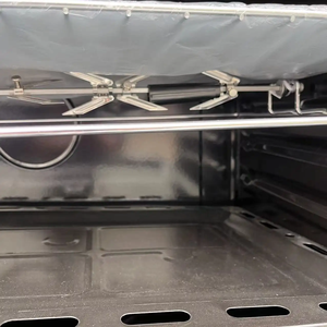 L'inventaire des appareils électroménagers X comprend une cuisinière verticale et un four avec 4 brûleurs à gaz et 2 électriques, et le four fonctionne au gaz. - Product Image 4