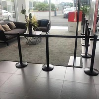 Poteau en acier inoxydable 201 doré pour événements sportifs sur terrain, barrière de file d'attente rétractable de 2 m avec système de verrouillage Ufeiya UFY-RBP632