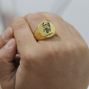 Anillo Esqueleto de 22MM, Acero Dorado Pulido, Grabado Láser 'I'M OKAY', Anillo de Moda para Hombre, Regalo - Product Image 2