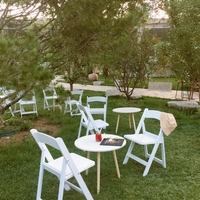 Fête de mariage Intérieur Extérieur Jardin Hôtel Événements Banquet Réception Plastique Wimbledon Blanc Résine Chaise Pliante Empilable