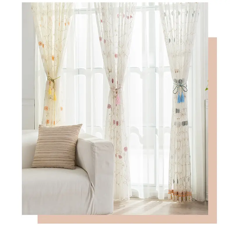 Fenêtre de salon, belle fleur, rideaux turcs, fenêtre brodée, rideaux européens de luxe