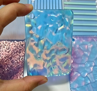 Feuille acrylique arc-en-ciel irisée, textures multiples, ondulations d'eau, panneau PMMA cannelé pour découpe laser, décoration intérieure