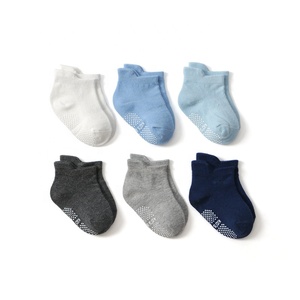 Chaussettes pour nouveau-né quatre saisons, chaussons pour bébés garçons et filles, à rayures en coton, couleur unie, antidérapantes, vente en gros, collection - Product Image 3
