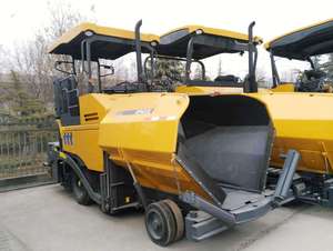 Nouveau finisseur d'asphalte et de béton 73,5 kW RP453L 4,5 m avec système de nivellement, moteur pour pavage de voies et moule de pavage de pierres 240 t/h - Product Image 3