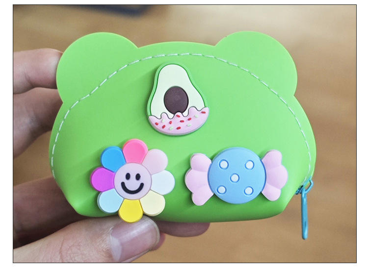 The bear includes 3 random styles of buttons