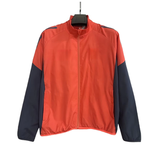 Venta al por mayor de Chaquetas deportivas y cortavientos, camisetas de fútbol personalizadas, ropa de Montañismo a prueba de viento y protección solar - Product Image 1