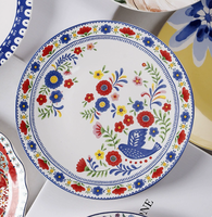 Assiette plate en céramique peinte à la main de 11 pouces, lot de 4 prêts à offrir, motif floral sous glaçure, compatible micro-ondes, style bohème rétro, 8 designs
