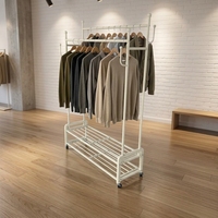 Cintres en fer robustes pour la vente en gros – Solution de présentation de vêtements pour magasins de mode, showrooms et salons