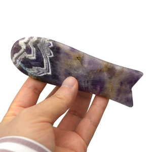 La herramienta de elevación facial Amethyst Gua Sha Herramienta facial Guasha un ritual diario un acto de autocuidado - Product Image 2