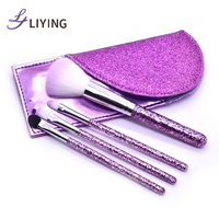 Ensemble de 4 pinceaux de maquillage à paillettes avec logo personnalisé Lyder fond de teint diamant cristal blaireau outils de maquillage pochette cœur