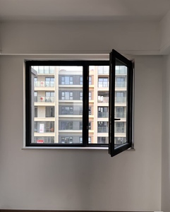 Fenêtre à battant en aluminium à rupture de pont thermique, double ouverture avec moustiquaire pour couloir d'hôtel, usage extérieur - Product Image 4