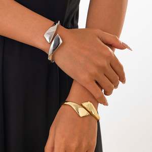 Bracelets larges goutte d'eau en métal épais pour femmes couleur or argent manchette ouverte croix irrégulière torsadée Bracelet Bracelet bijoux - Product Image 4