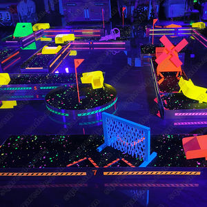 Mini-golf interactif lumineux, lumière fluorescente noire, simulateur de mini-golf lumineux, location pour aire de jeux pour enfants - Product Image 4