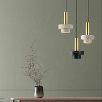 Suspension LED irrégulière en marbre moderne pour appartement, décoration d'intérieur au design unique