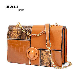 Jiali <span class=keywords><strong>QAZA</strong></span> 2023 nouveauté sac à main personnalisé pour femme avec chaînes de broderie et décoration froncée sac à main de bonne qualité à bas prix - Product Image 1