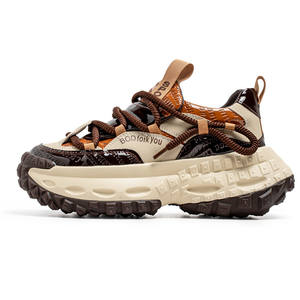 Zapatos para caminar con superficie de malla transpirable de diseño moderno, suela gruesa, estilo elevado, zapatos deportivos y casuales, estilo veraniego - Product Image 1