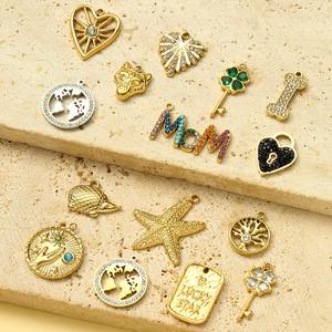 Accessori DIY in acciaio inox Love stelle marine lettera orecchini collana chiave con ciondoli di trifoglio riccio placcato oro - Product Image 2