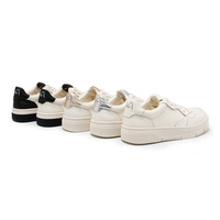 Sneakers plates blanches minimalistes pour femmes, chaussures décontractées à lacets avec semelle épaisse antidérapante