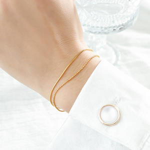 Pulsera de Cadena de Serpiente Plana de Doble Capa Estilo Europeo Americano, Clásica, Chapada en Oro, de Acero Inoxidable, con Cuentas de Arroz, Doble Capa - Product Image 4